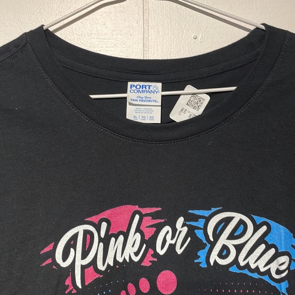 Black Auntie Loves you Tshirt - Picture 2 of 3